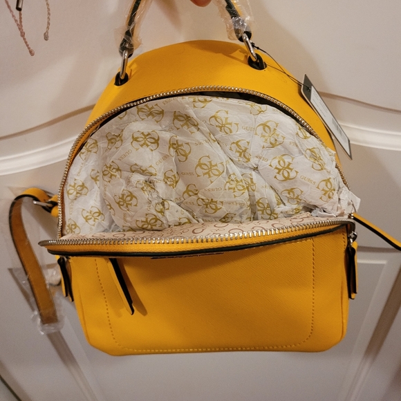 guess mini backpack yellow Little Bay For Women, : Buy Online at Best Price in KSA Adjustable shoulder straps with 12 drop Guess Vikky mbre Backpack Yellow